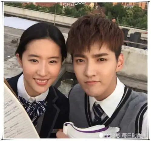 吴亦凡出道7年颜值变化,从小鲜肉到沧桑大叔,可真快