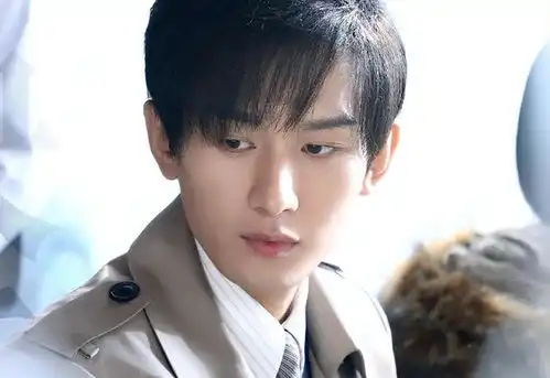 谍战剧深潜运气真好,积压5年才开播,主角成影视圈当红大咖