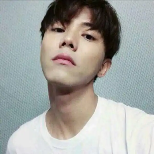 这个男的叫什么名,帅帅的