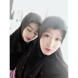 男孩子气的黑与白到发光的少女小姐姐的旅行穿搭包含海岛城市