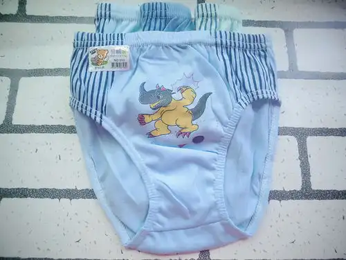 我11岁男生,我想穿着内裤洗澡可以吗