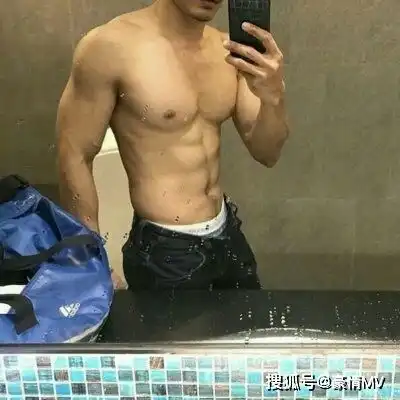 男生腹肌头像帅气撩人不像网图不露脸男生腹肌半身头像真人图片