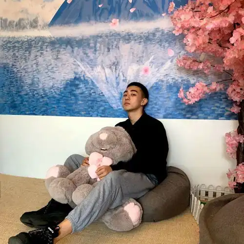 怦然心动20岁嘉宾近照男1撞脸张艺兴,女4美成芭比娃娃