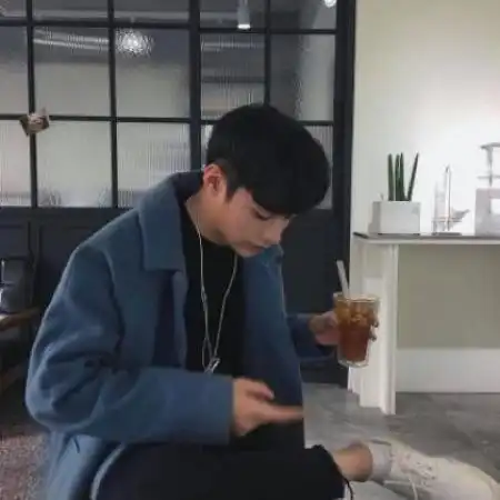 微信男生头像帅气冷酷真人潇洒是为了我自己