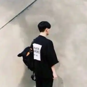 男生头像成熟稳重背影最适合30岁以下男人的微信头像