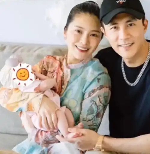 杜淳和王灿越来越有夫妻相,可惜女方生娃大变样,男方就像老父亲