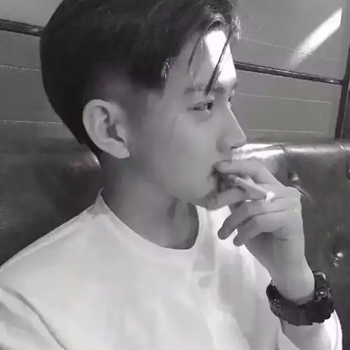 抽烟少年有故事