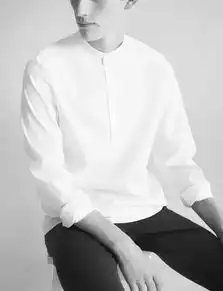 男生穿得低调出门,反而更吸引女生注意了