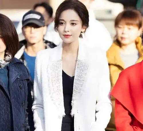 风起霓裳热度登顶,古力娜扎又有一部甜宠来袭,男主是老熟人