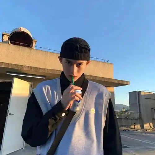 头像把不忙不闲的工作做得出色把不咸不淡的生活过得精彩