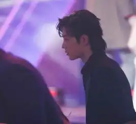 最红男星肖战李现同框比帅,李现笑容亲切,肖战冷酷皮肤好