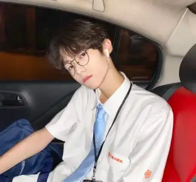 一句话形容你喜欢的或者暗恋的男生