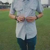 男生裤子头像带字男生裤子头像