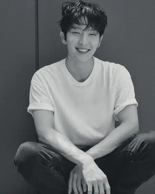 他被称为花美男的鼻祖,美貌曾惊艳亚洲,如今却瘦得脱相