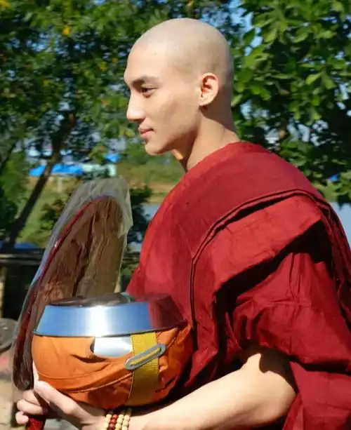 男人的颜值和身材到位了,好像长发短发没头发都不是事