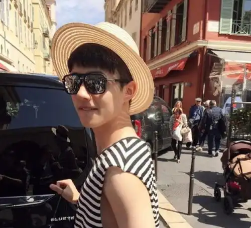 男生的头像造型,刘昊然帅气,张杰像个王子