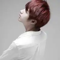 我们的恋爱充斥着伤感非主流女生头像