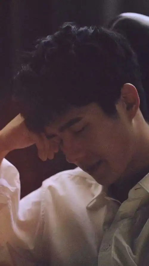 有那些好看的男生图片可以做壁纸