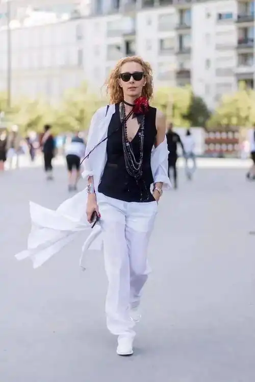 防晒衣的时髦穿搭,让你清凉一夏