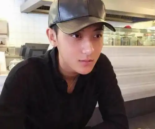 刘昊然的素颜,黄子韬的素颜,鹿晗的素颜,看到李现这才叫男人味刘昊然李现素颜黄子韬网易订阅