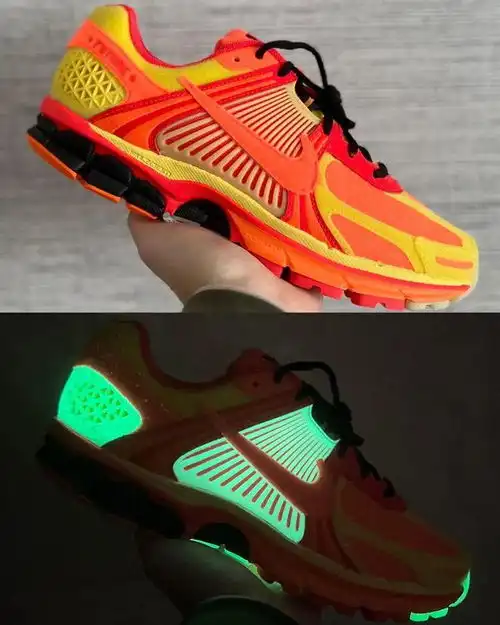 这小孩太会玩nike慈善新鞋直接亮瞎眼