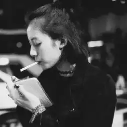 头像后来她坚强的可怕,烟酒脏话样样不差