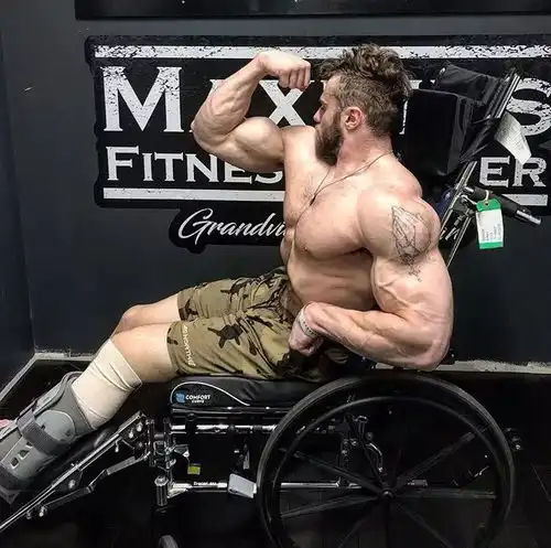 不让健身男健身有多痛苦肌肉男的痴狂你们不懂