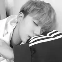 qq男生黑白头像伤感无字,戒了烟真是不习惯了