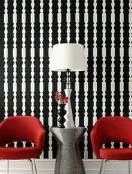 经典条纹壁纸打造个性时尚角落