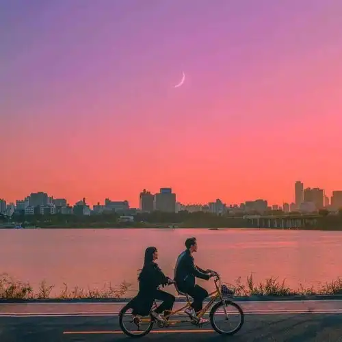 背景图l穿越人海,与你相逢