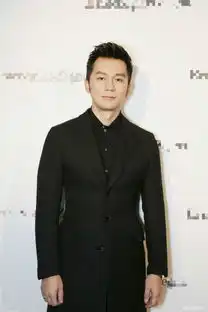 李晨王凯亮相米兰男装周黑白男神展风采