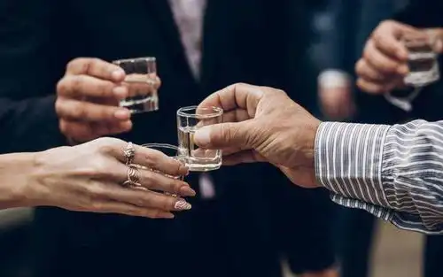 雄性荷尔蒙旺盛的男性,通常会有4个共性,看看你占了几个