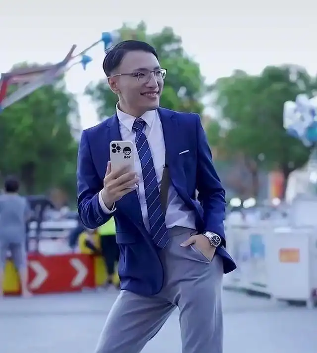 单亲妈妈被知名男网红欺骗感情当事人哭诉我在他身上花了51万