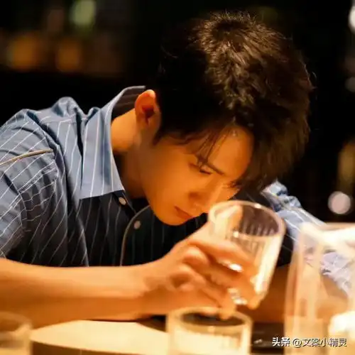 这才是男人该发的文案吧