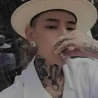 男生头像吸烟吸烟霸气纹身全身男生头像