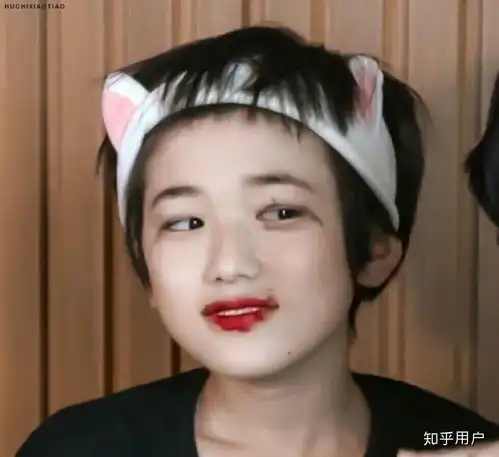 有没有集美推荐几张适合做透扇的宋亚轩图片啊