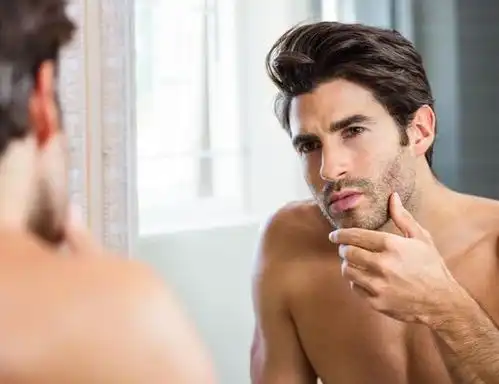 小便能判断你的身体是否健康,这4种症状暗示身体出问题了