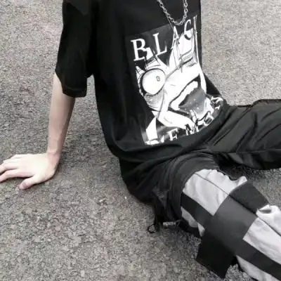 清新半身男头,唇齿深渊眉眼之间充满自信