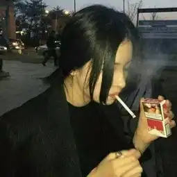 个性头像女生气质高冷抽烟2018最新越长大挽留的话越难说出口