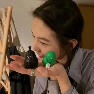 网易云热评舍友他爸给他打生活费,结果没注意多打了个0,然后