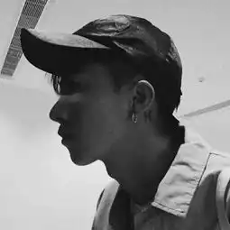 超酷帅气男生yy头像大全2018抑郁崩溃摇摇欲坠