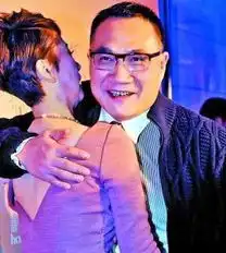 陈浩民回应偷袭陈嘉桓盘点两岸三地意外遭揩油的女明星