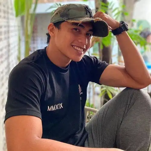 魔幻28岁女排国手体检突然变成男人,印尼全国都傻了