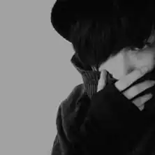 求个qq伤感头像,不要叫我去网上找,要直接发来的,最好有几个让我选