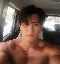 该对你的身材负责了跟着这些健身猛男动起来