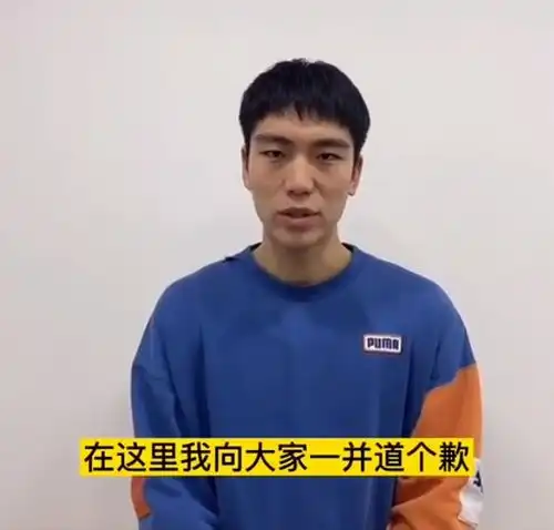 10秒ko两人拳击小伙道歉网友为了女友还击,干得漂亮