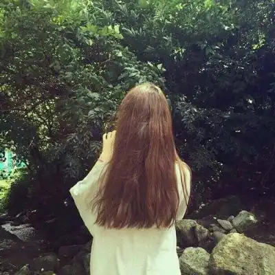 唯美头气质长发背影qq头像不要隔着屏幕对一个人产生好感