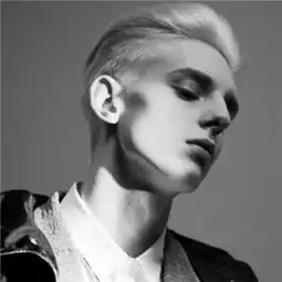 2018必备欧美黑白帅哥头像内心伤感孤独男生头像高清