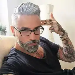 染发有风险换色需谨慎保养书