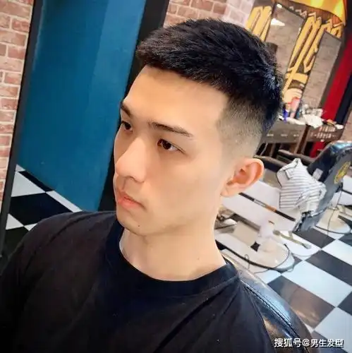 男生两边铲光发型out了试试这4款吧,剪完清爽又帅气